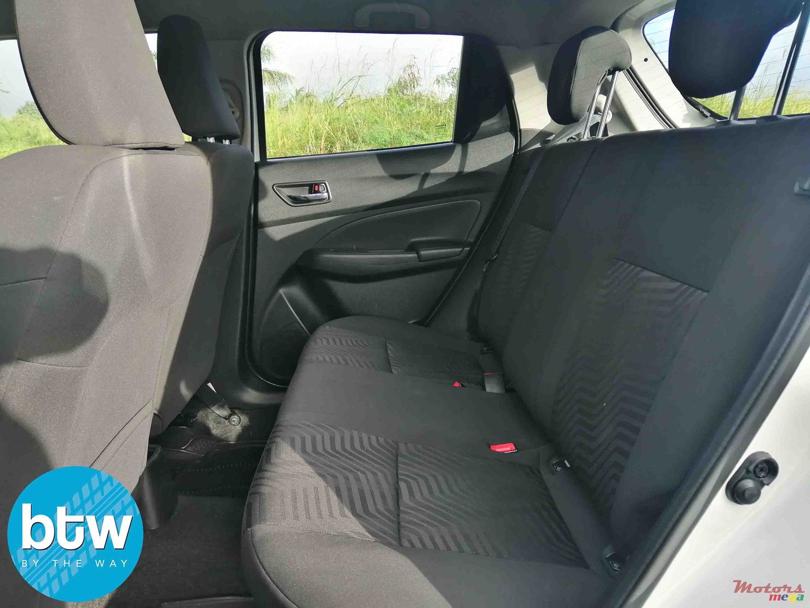 2019' Suzuki Swift photo #5