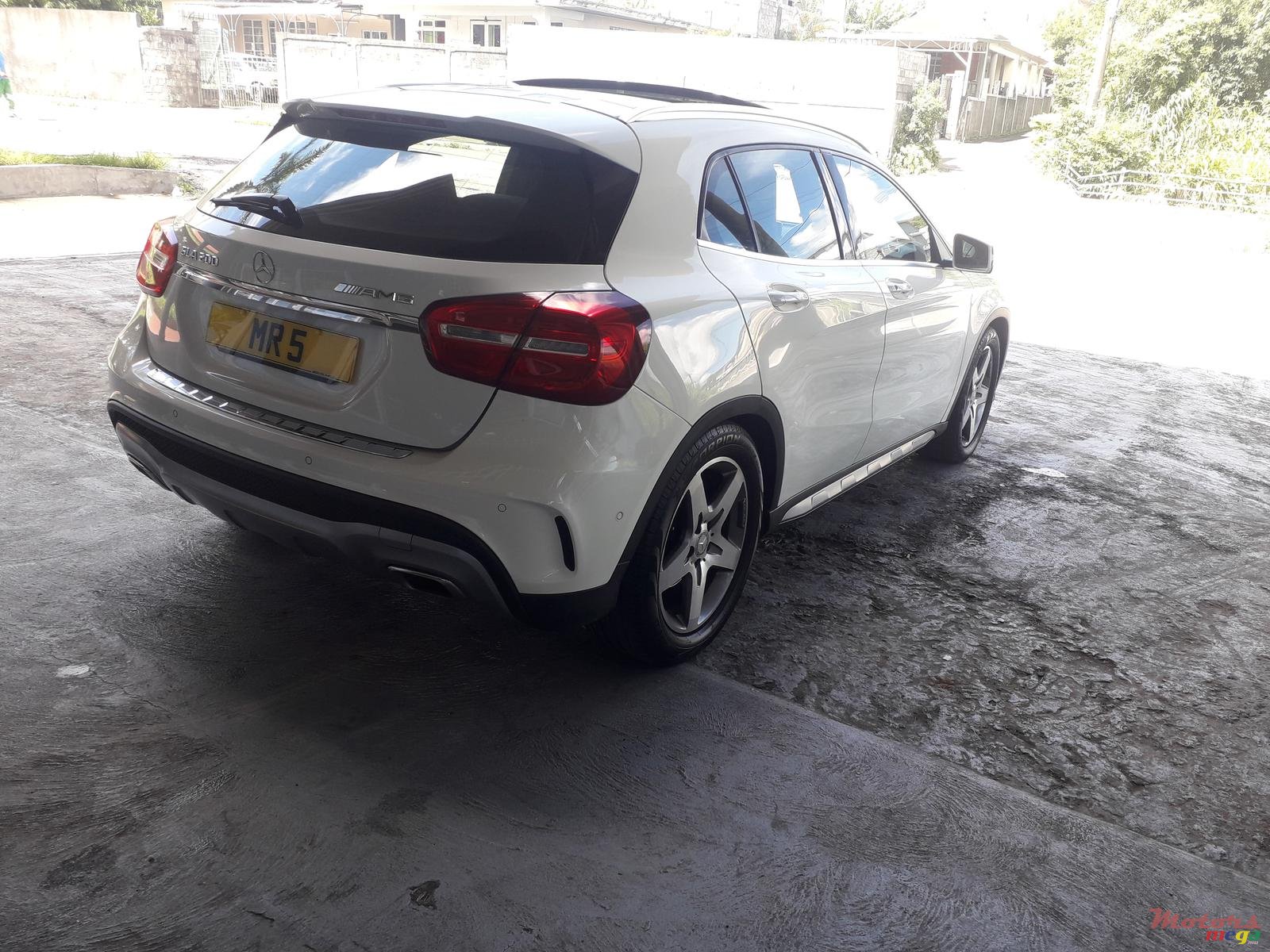 2016' Mercedes-Benz GLA-Class GLA 200 AMG photo #2