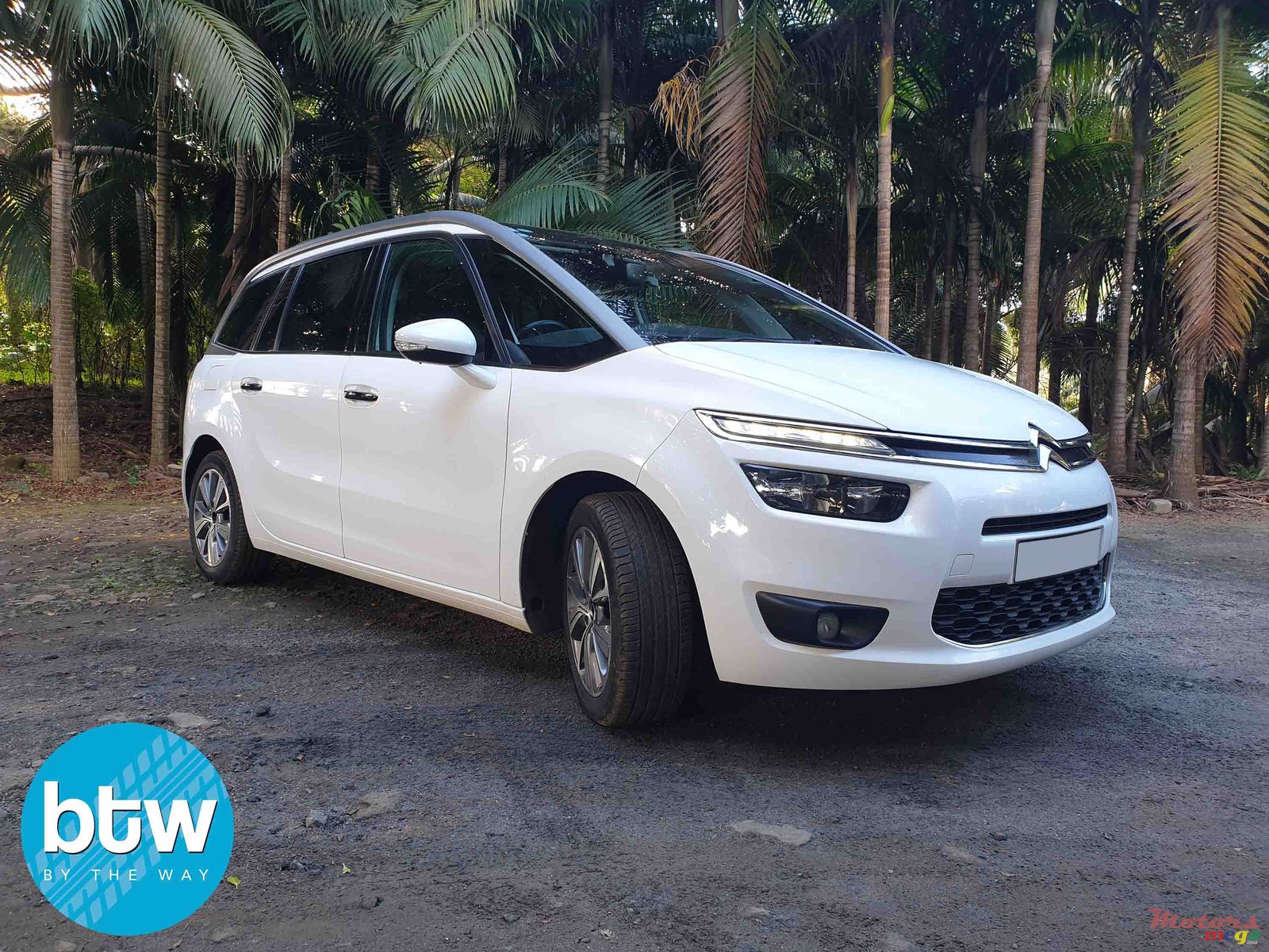 2014' Citroen C4 Picasso B78 photo #1