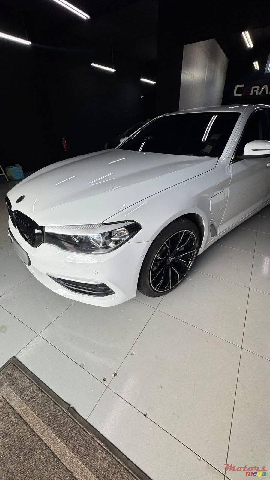 2019' BMW 530 photo #2