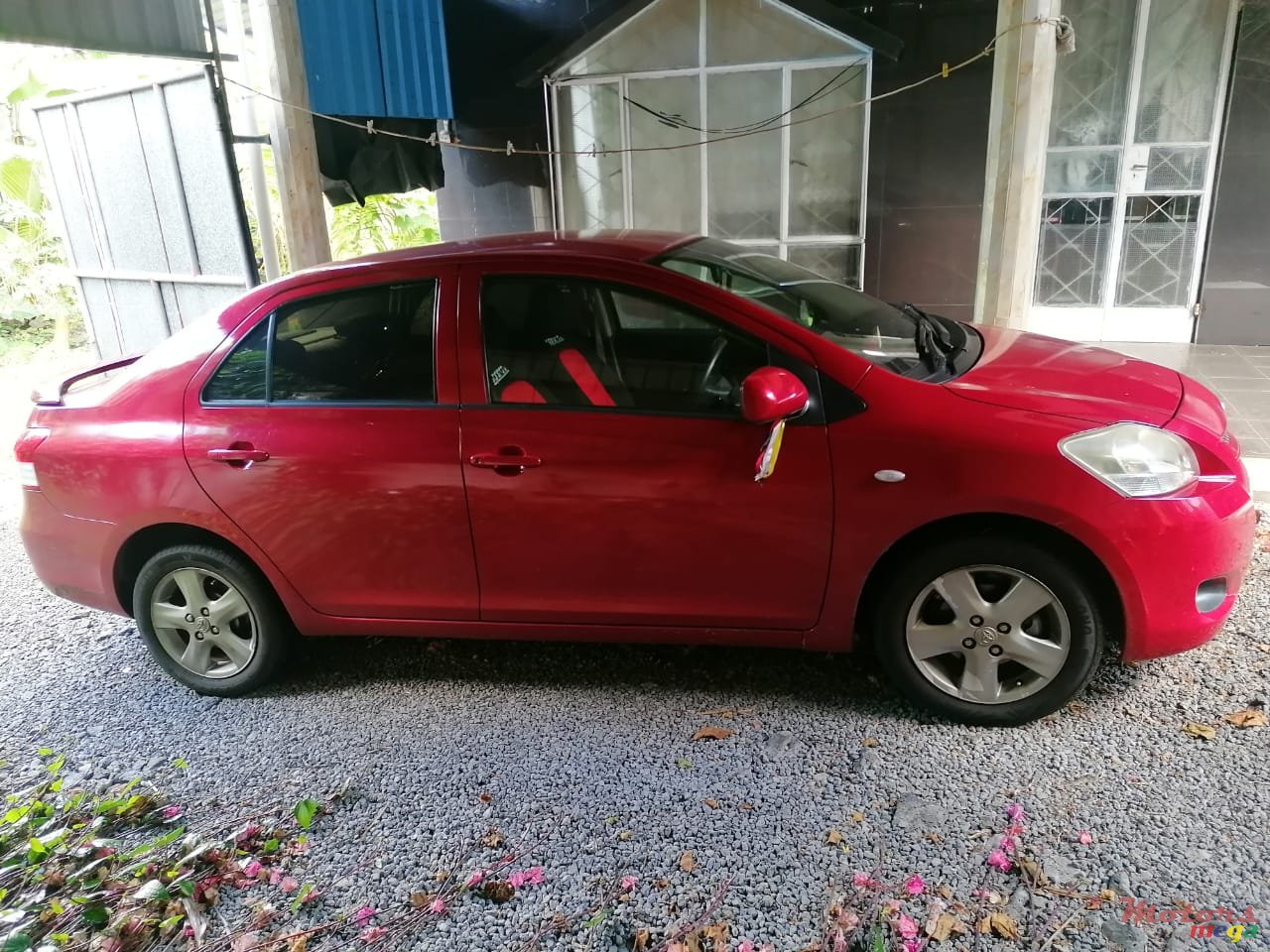 2008' Toyota Yaris photo #2