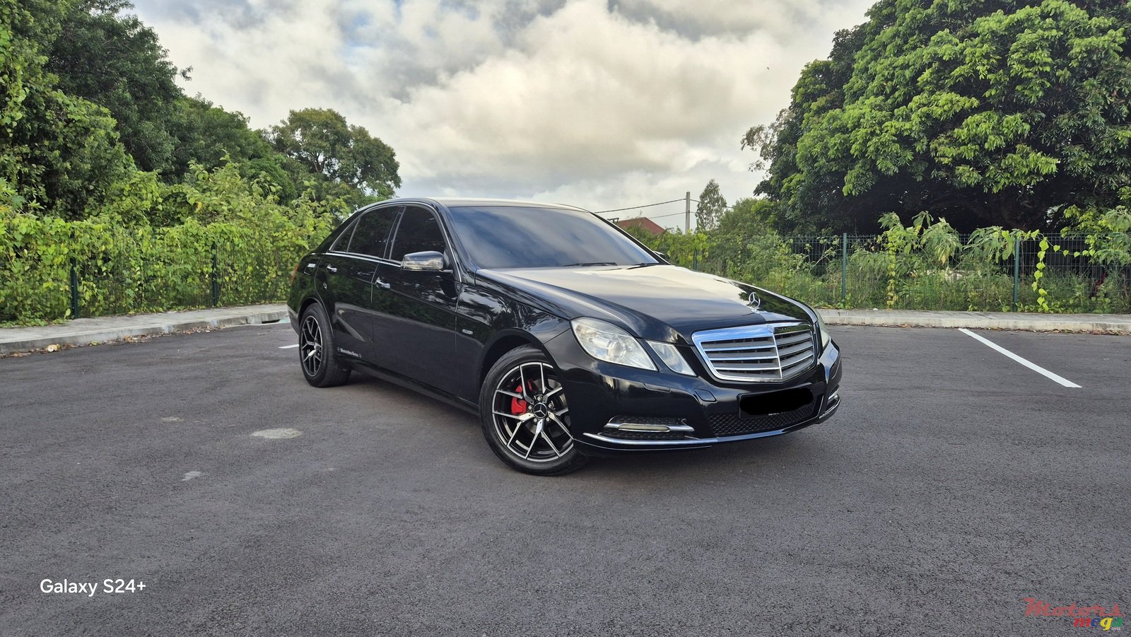 2010' Mercedes-Benz E 200 CGI photo #1