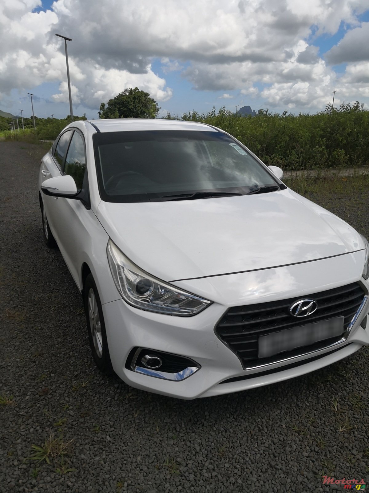 2019' Hyundai Accent photo #5