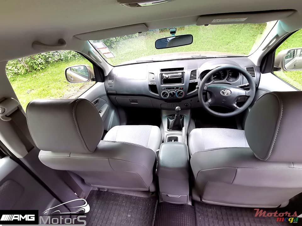 2008' Toyota Hilux photo #6