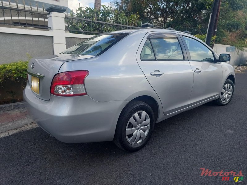 2006' Toyota Belta SCP92 photo #4