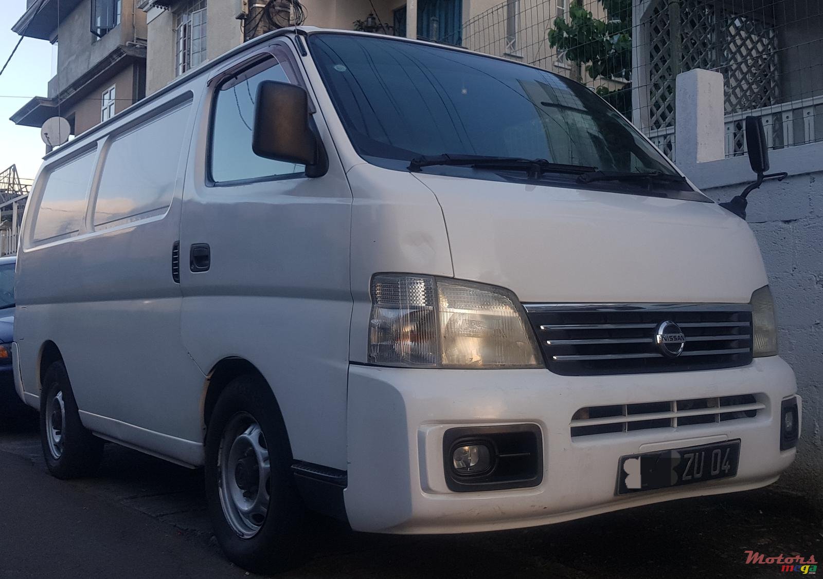 2004' Nissan Urvan Frigo photo #5