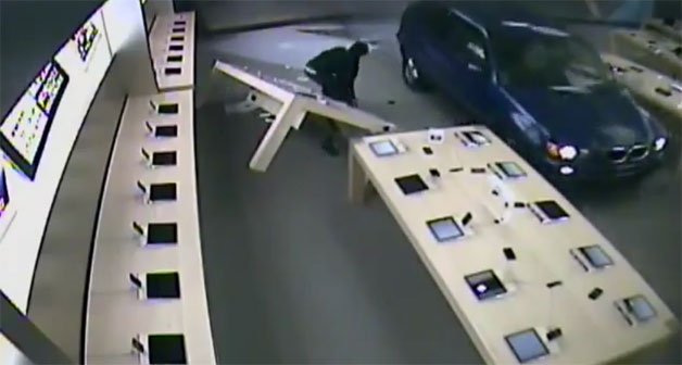 Apple Store Fights Back Against BMW X5-Driving Burglars