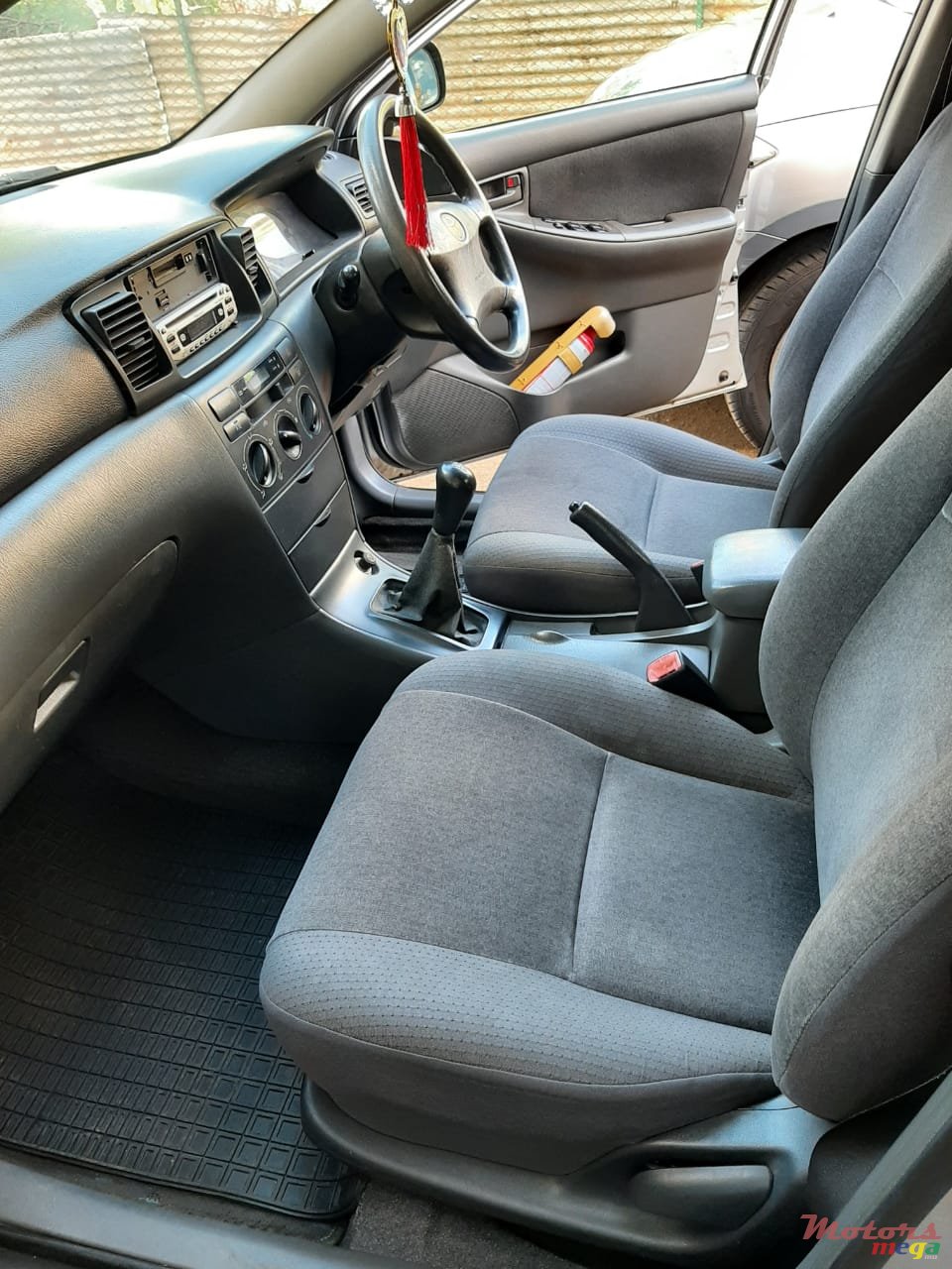 2003' Toyota Corolla photo #3