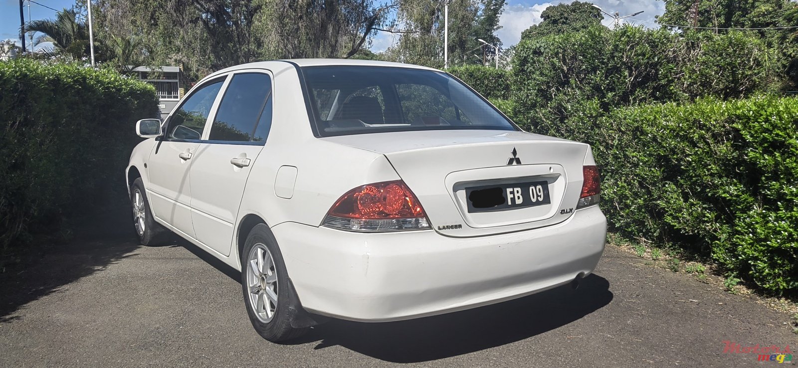 2009' Mitsubishi Lancer photo #3