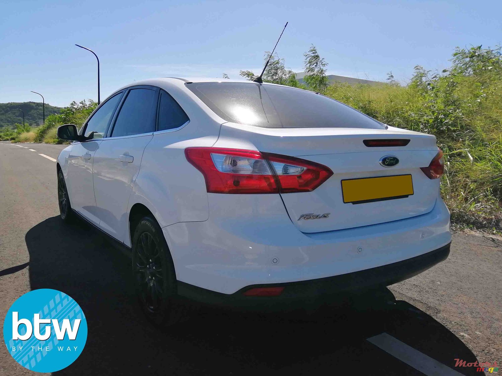 2016' Ford Focus Titanium photo #2