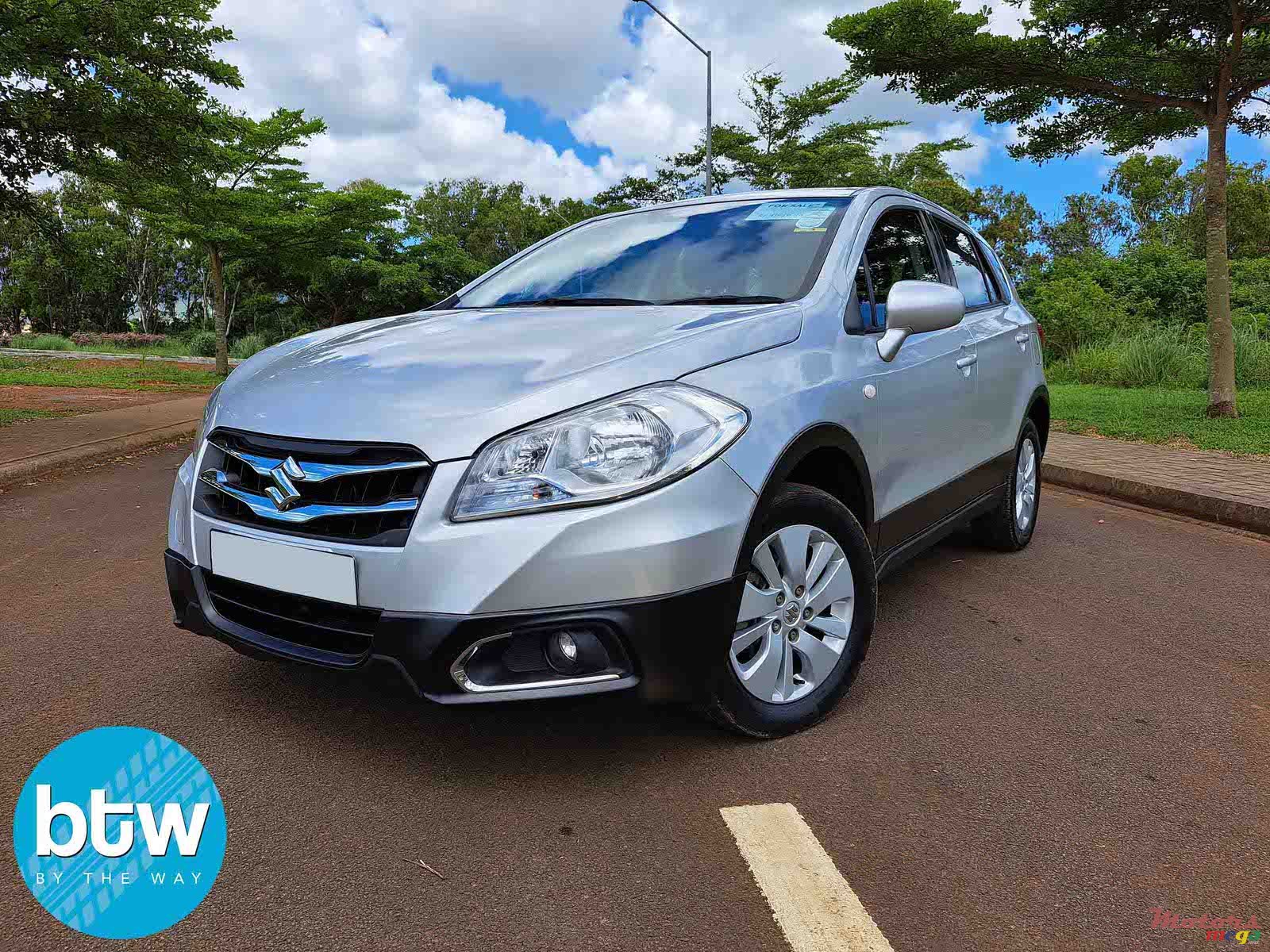 2016' Suzuki SX4 photo #2