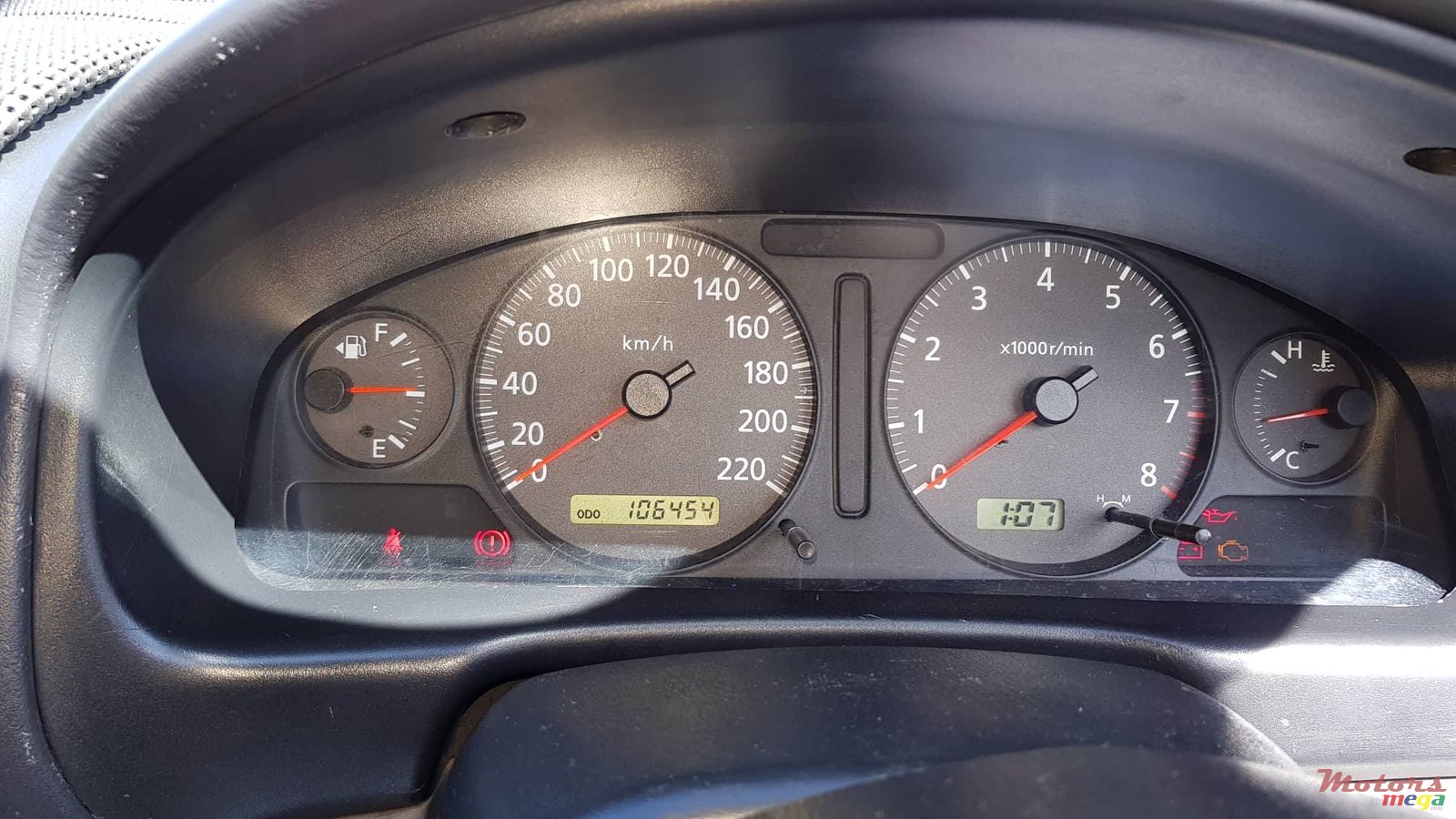 2003' Nissan Sunny photo #2