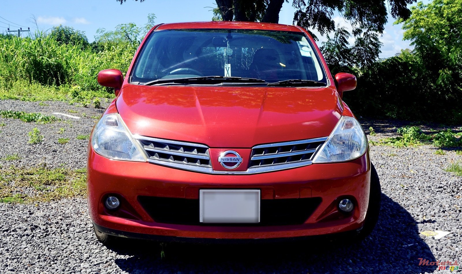 2009' Nissan Tiida photo #2