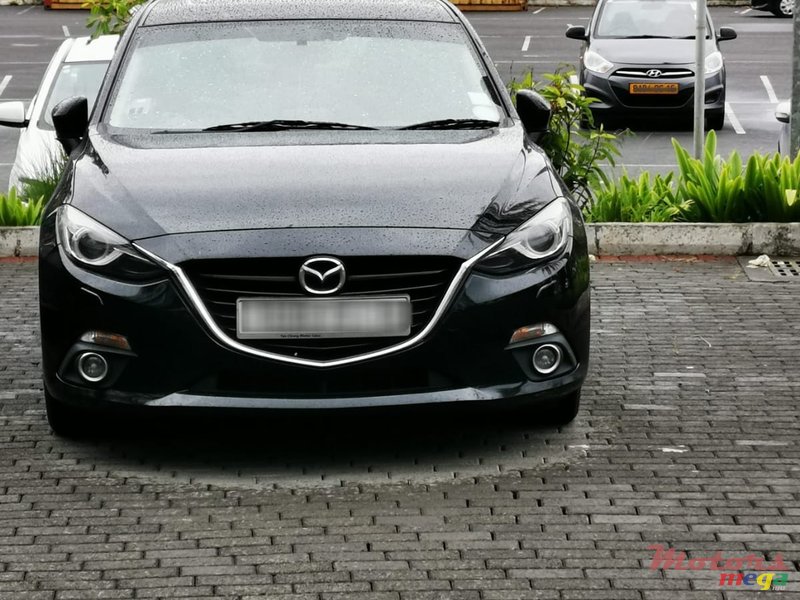 2015' Mazda 3 photo #2