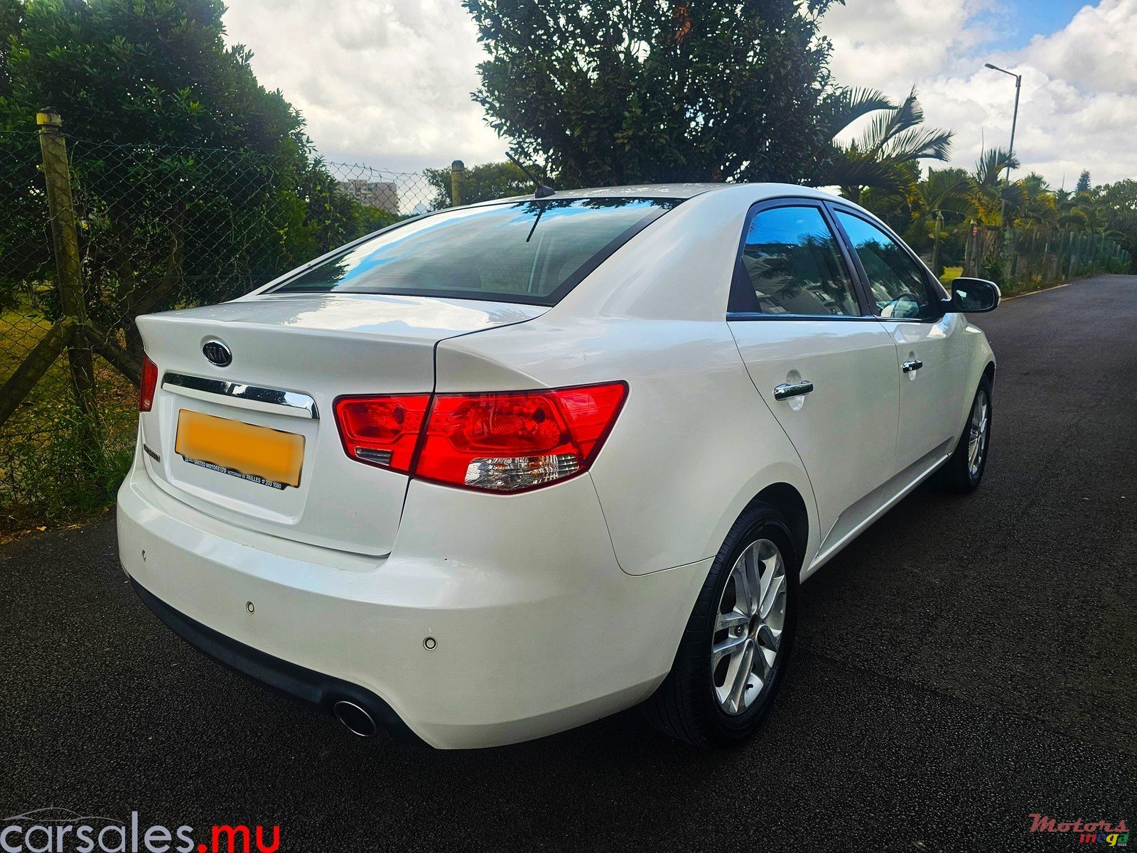 2012' Kia Cerato 1.6 Sedan photo #4