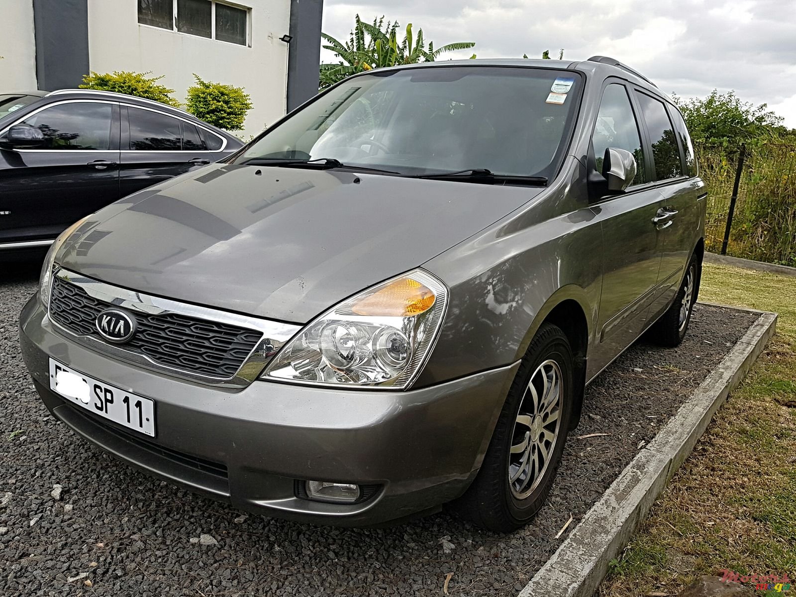 2011' Kia Carnival diesel turbo photo #1