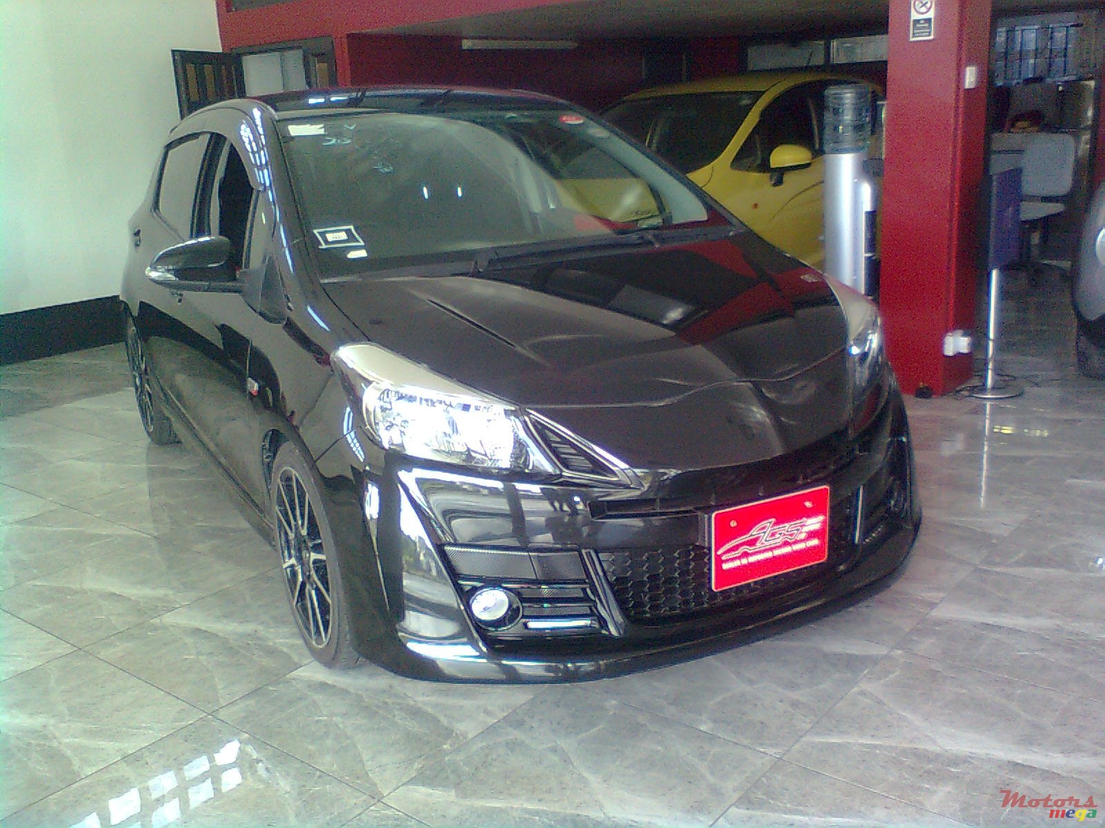 2012' Toyota Vitz RS GS photo #1