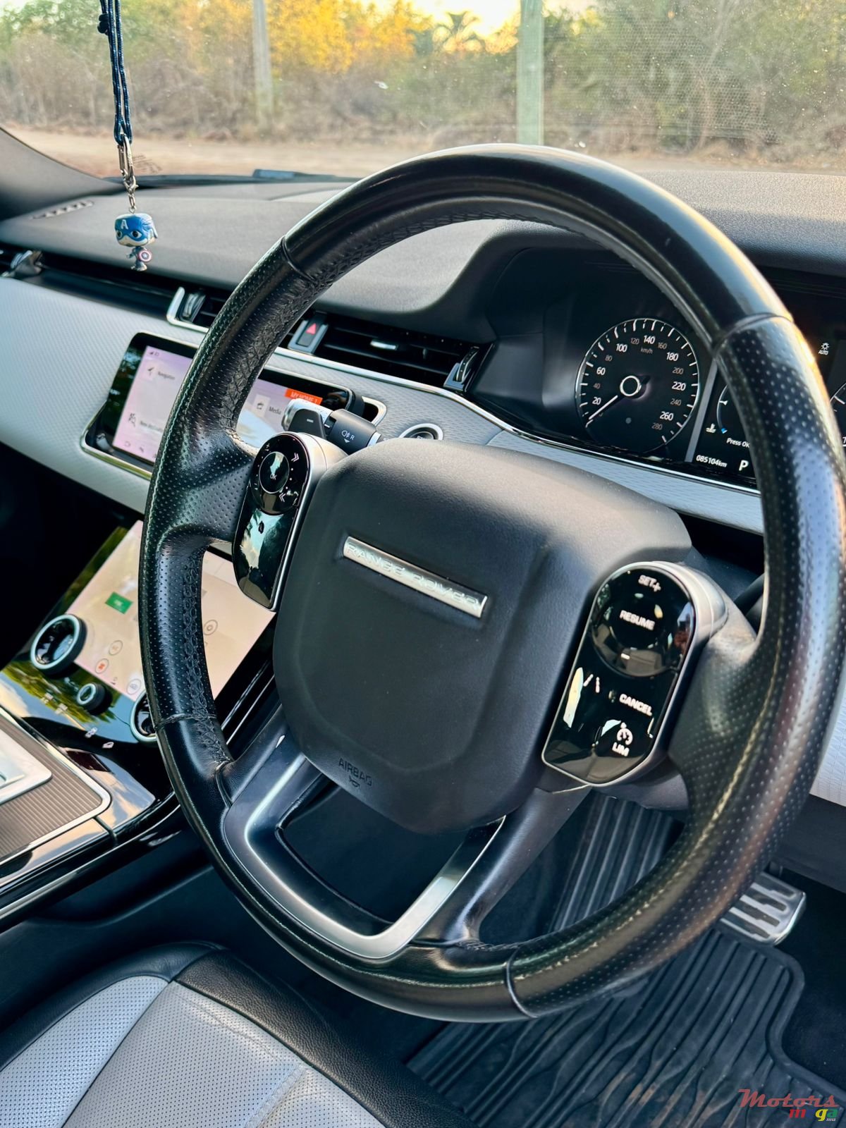 2019' Land Rover Range Rover Evoque photo #6