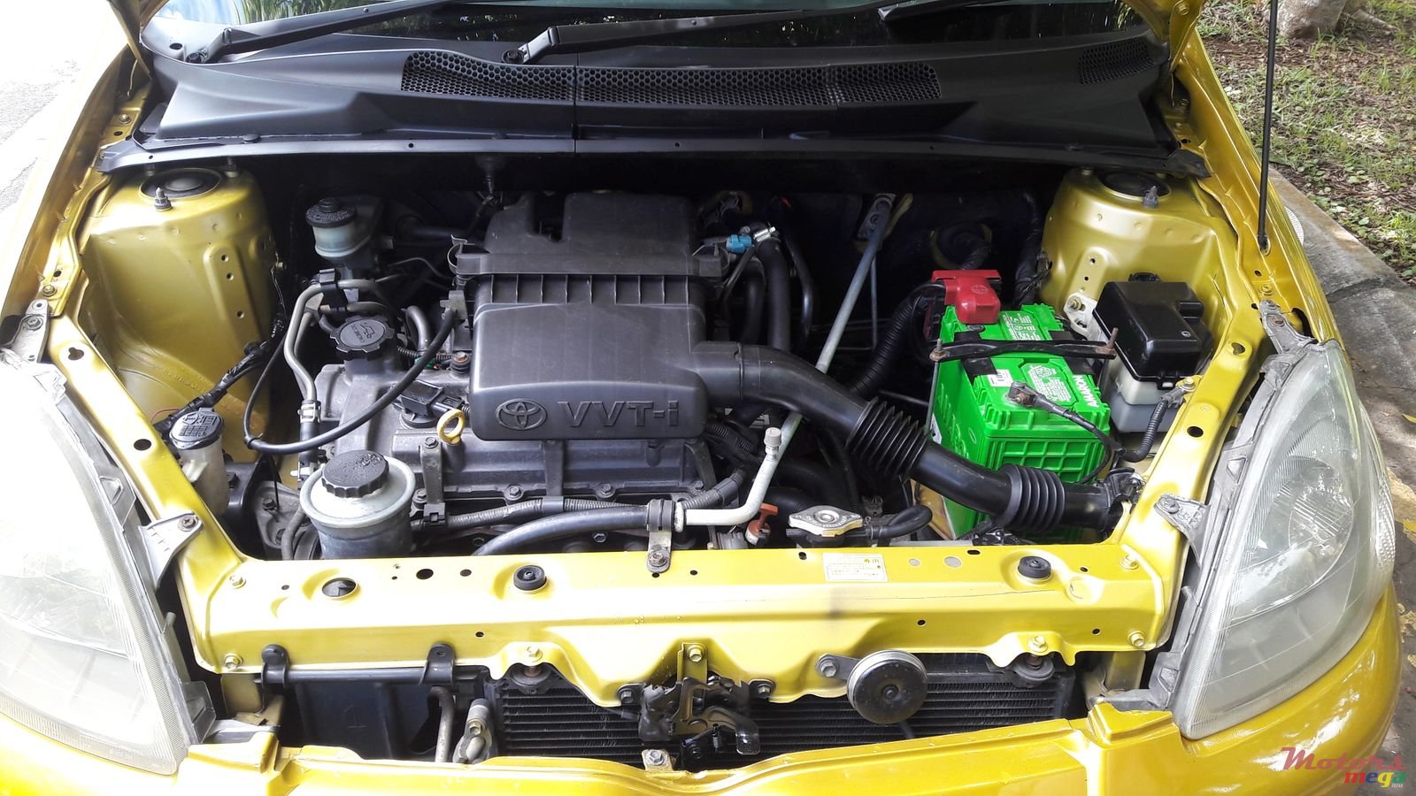 2000' Toyota Vitz photo #4