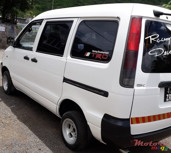 2002' Toyota Town Ace Goods Vehicle photo #4