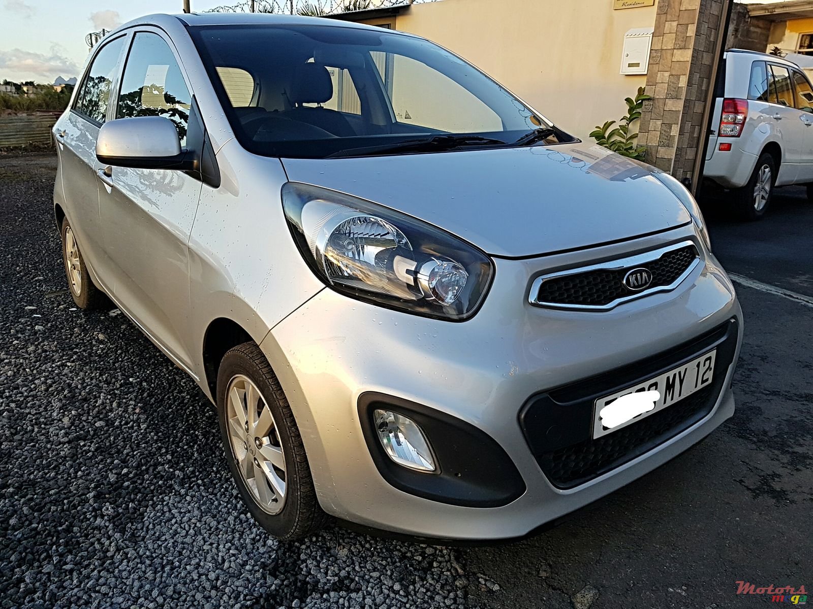 2012' Kia automatic picanto photo #2