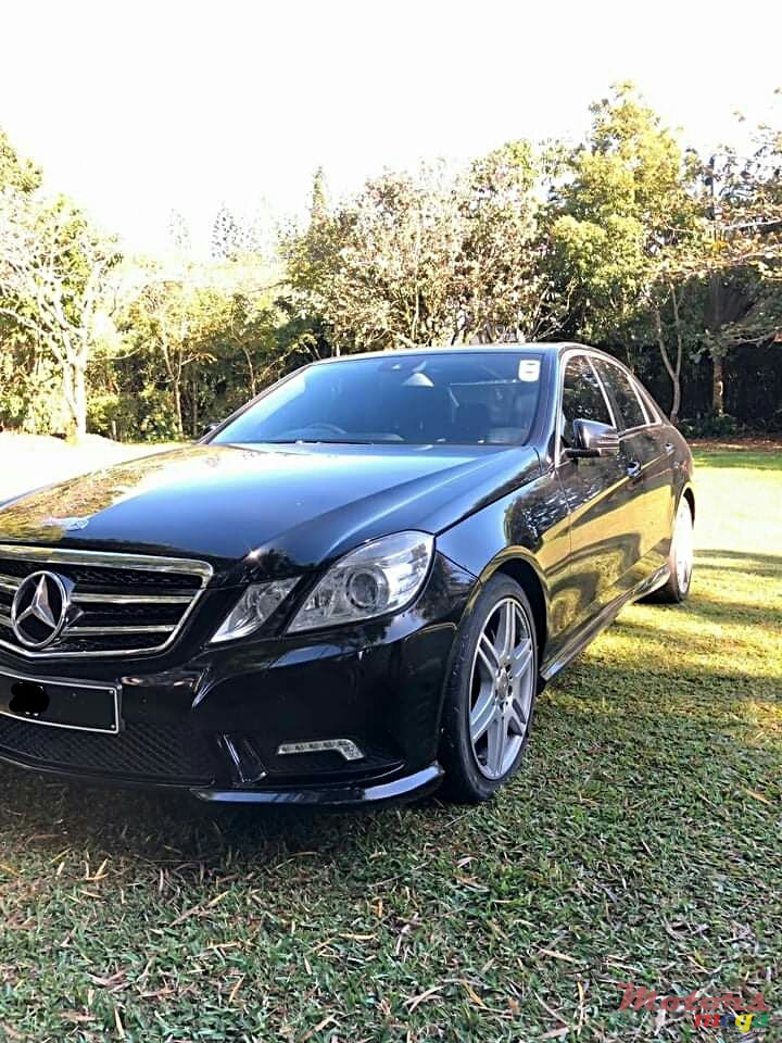 2011' Mercedes-Benz E250 AMG photo #2