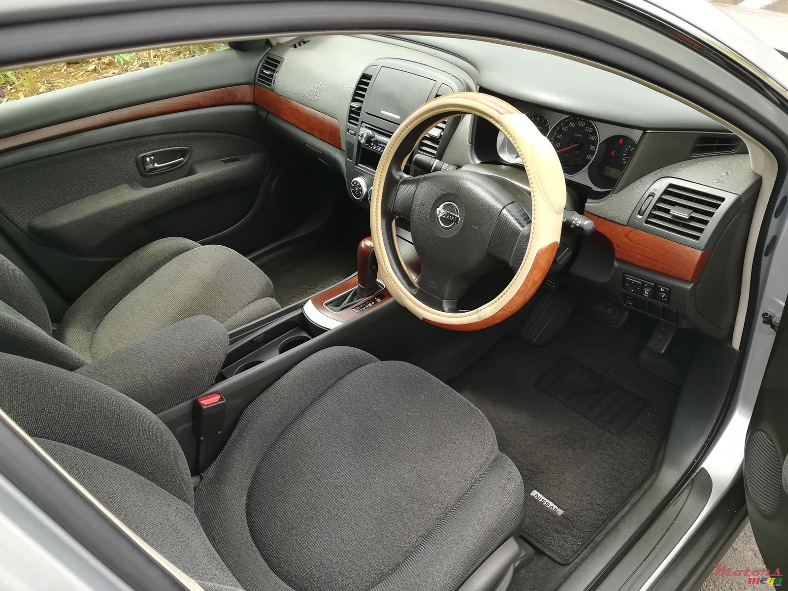 2009' Nissan Bluebird photo #3