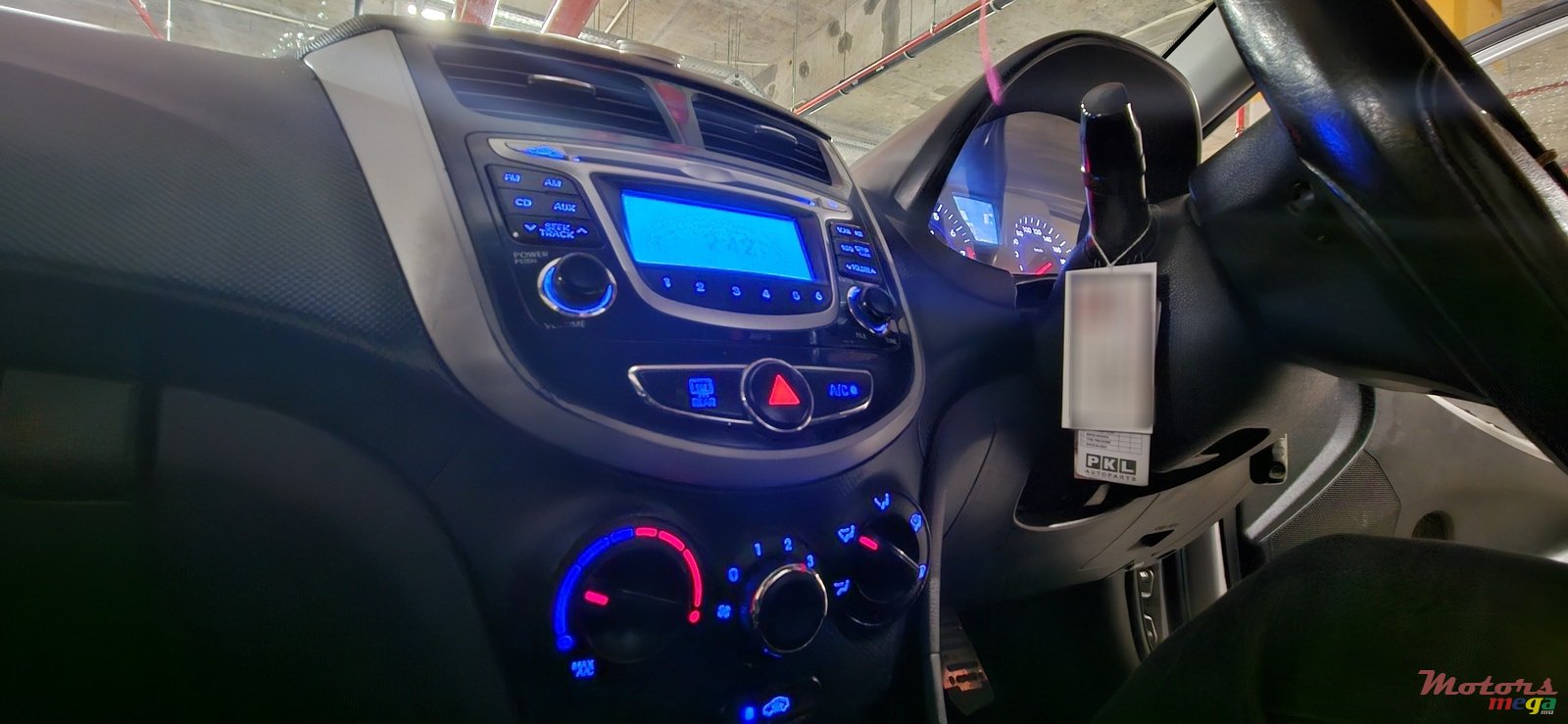 2013' Hyundai Accent photo #4