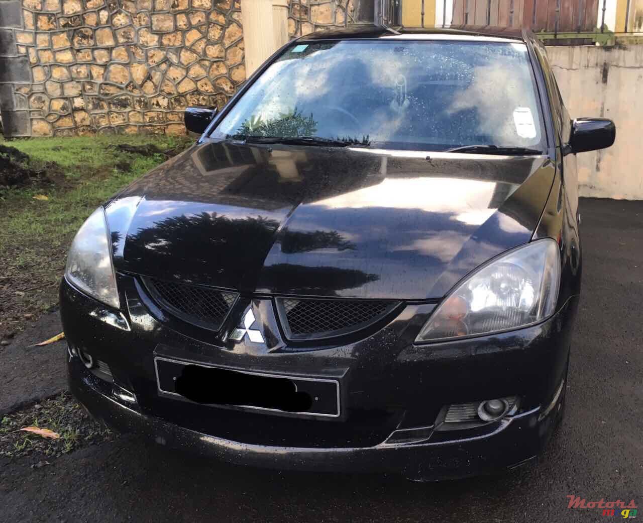 2005' Mitsubishi Lancer Glx photo #1