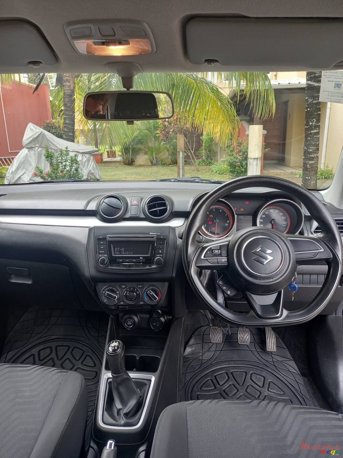 2019' Suzuki Swift photo #4