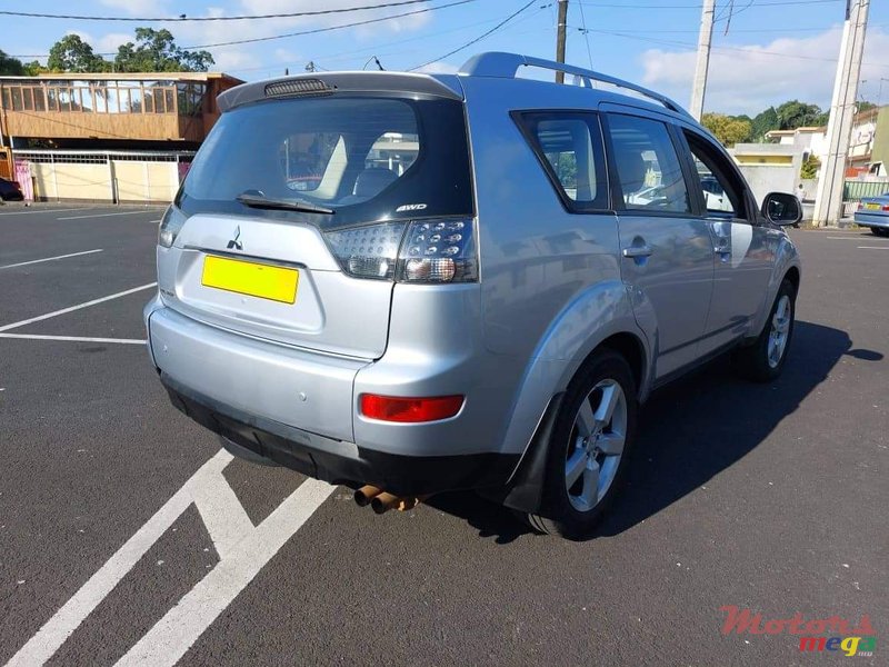 2008' Mitsubishi Outlander Sport photo #4