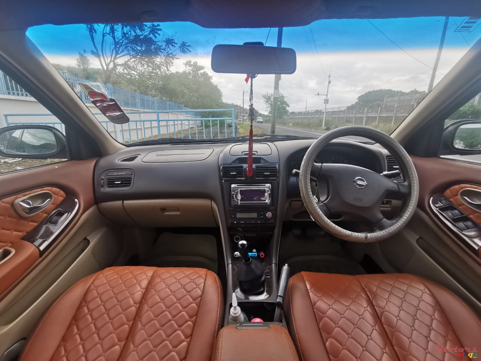 2003' Nissan Cefiro photo #2