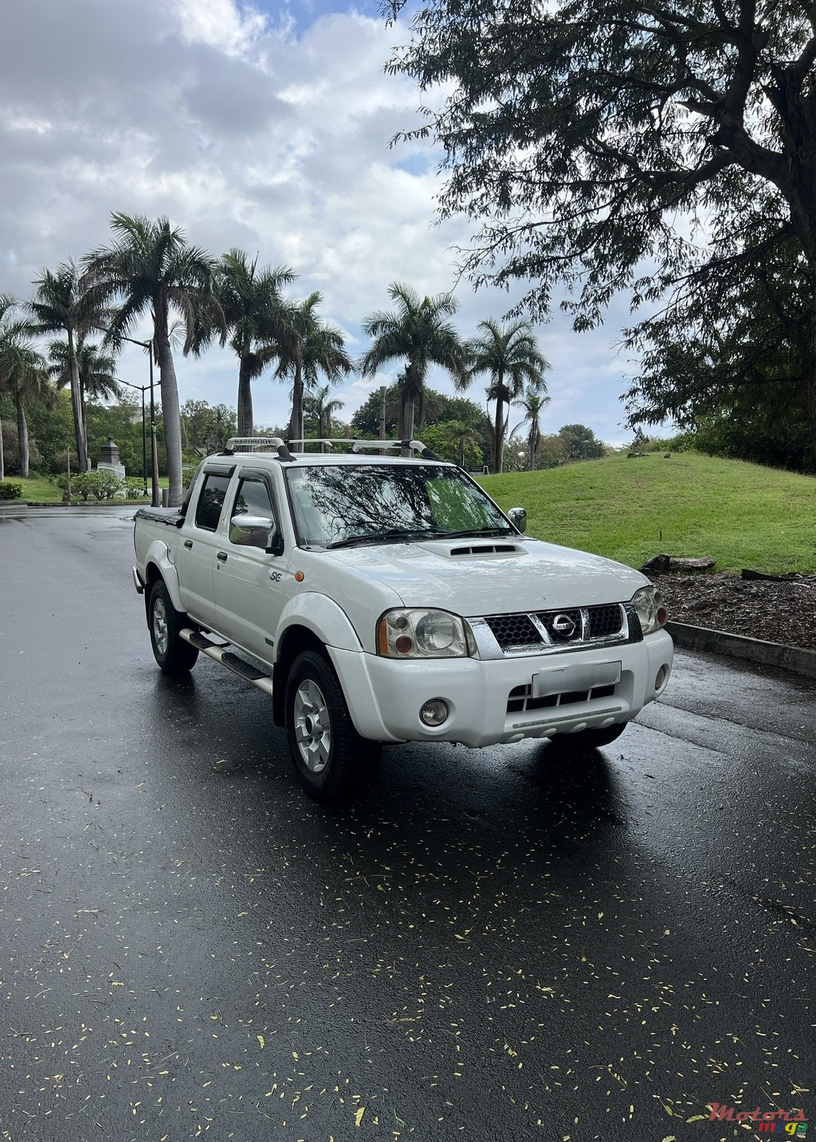 2014' Nissan NP300 photo #1