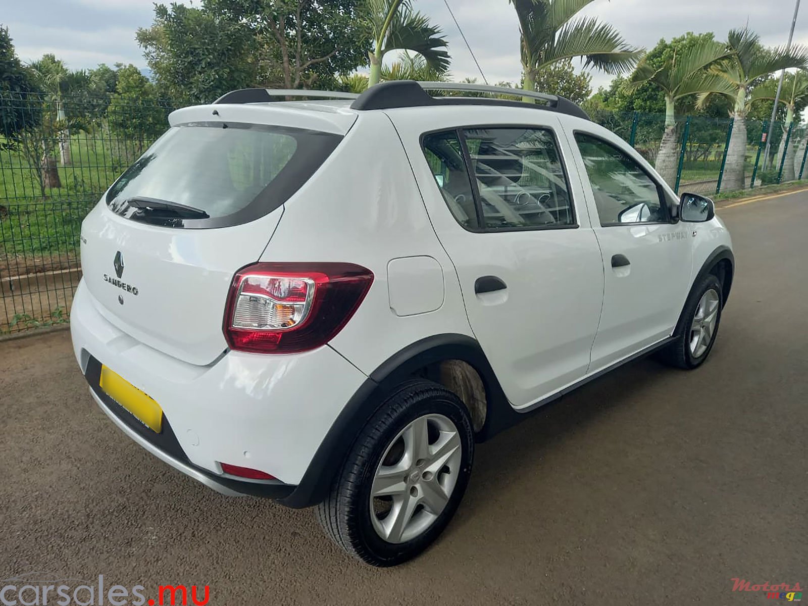 2017' Renault Sandero StepWay 0.9T photo #4