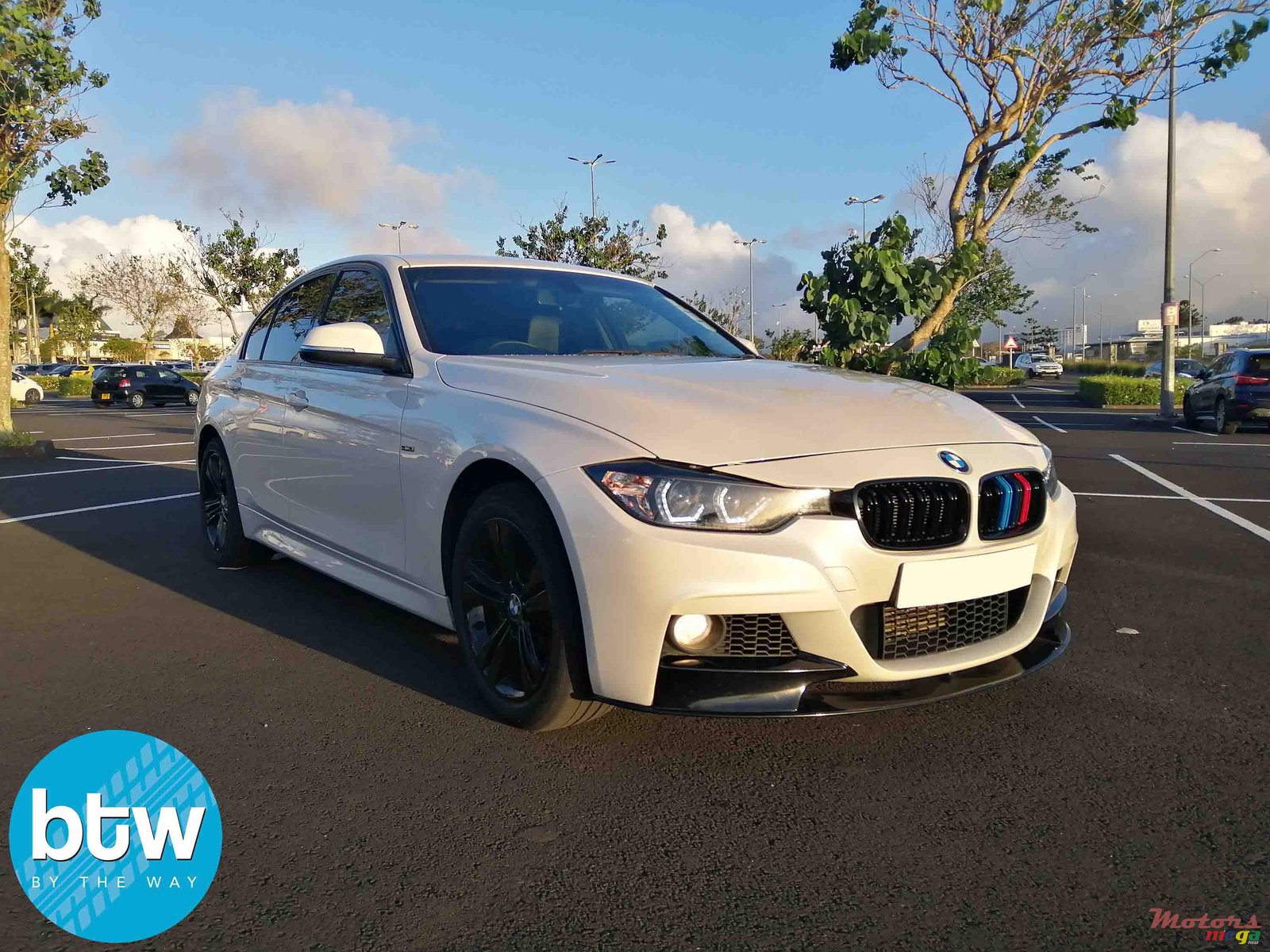 2012' BMW 320 photo #1