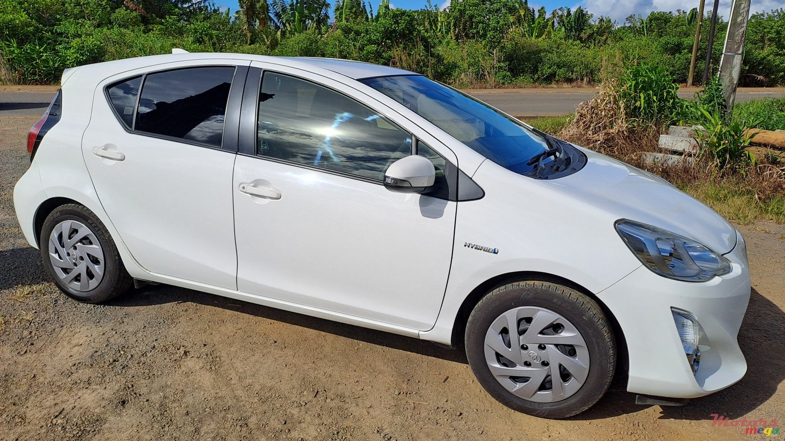 2016' Toyota Aqua photo #7