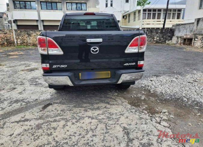 2015' Mazda BT-50 photo #3