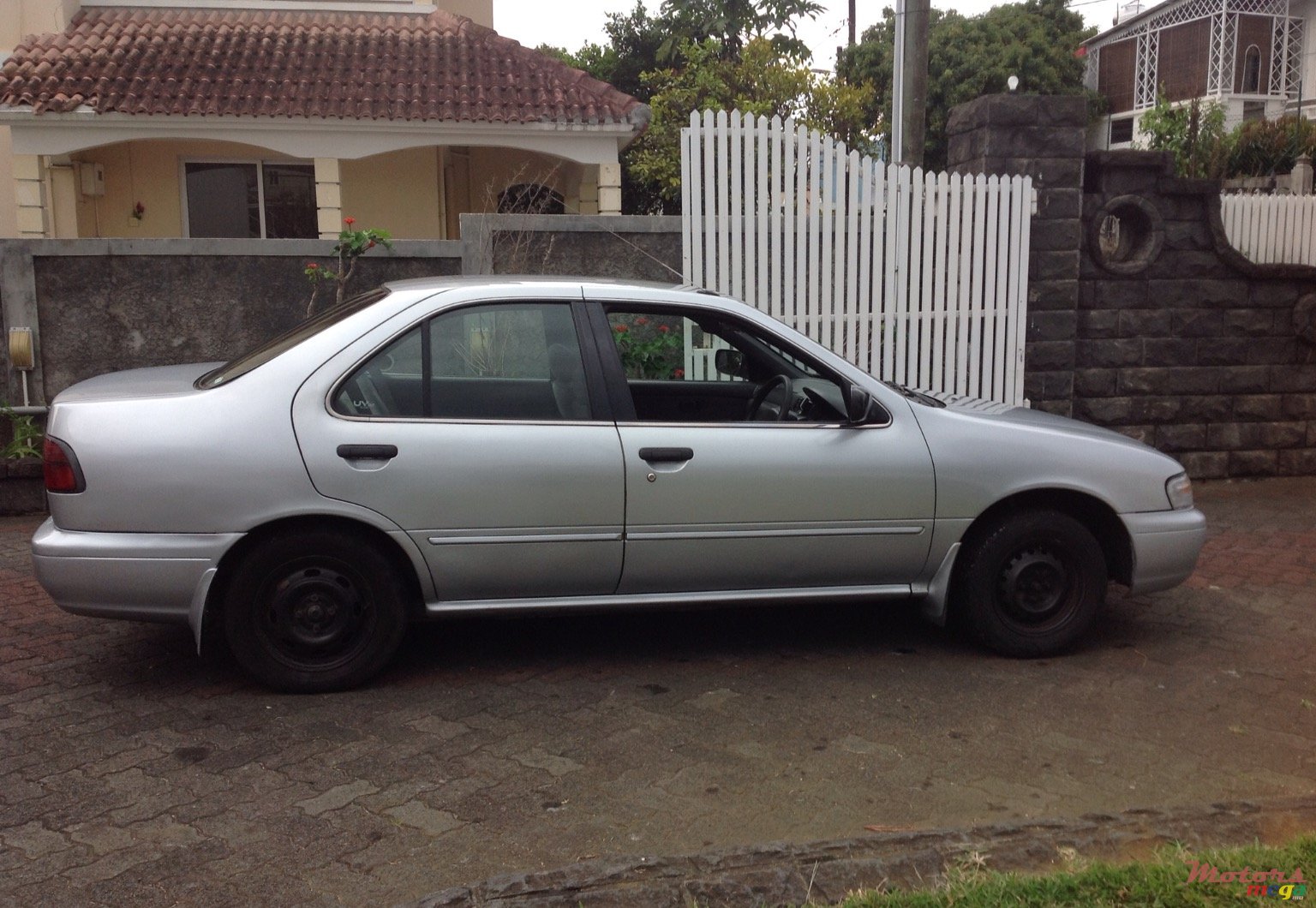 1998' Nissan Sunny photo #3
