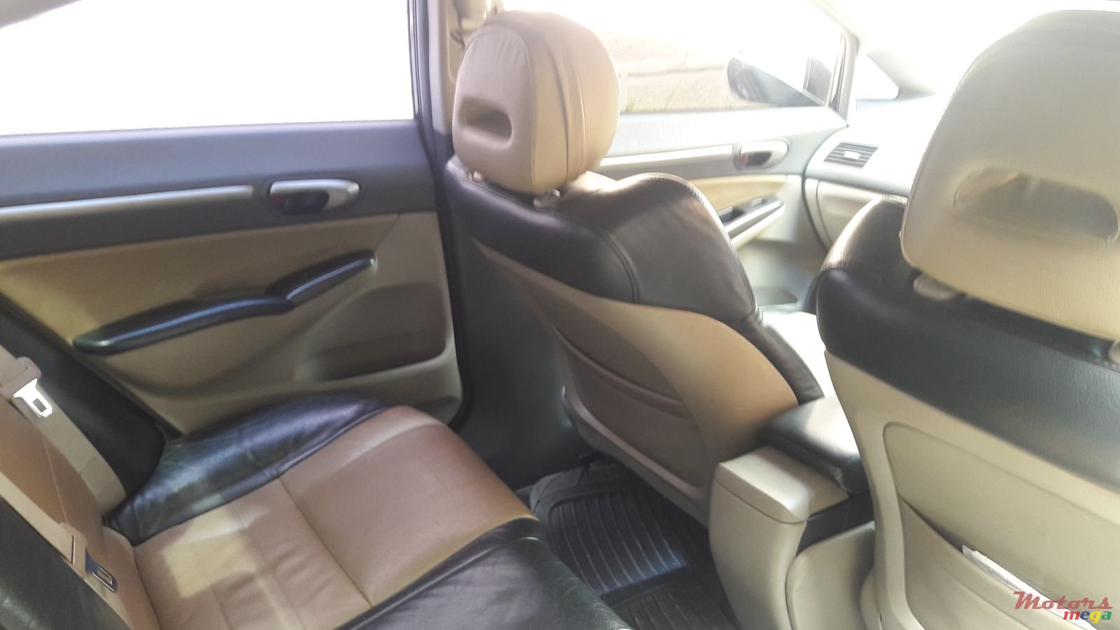 2009' Honda Civic 1600cc VTEC petrol photo #2