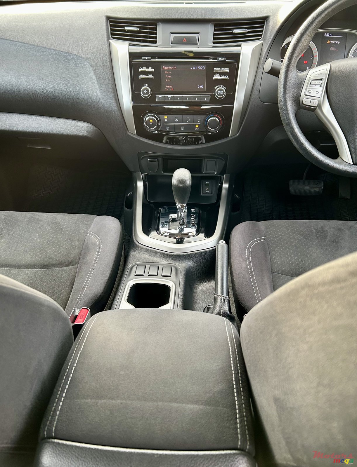 2021' Nissan Navara 2x4 photo #7