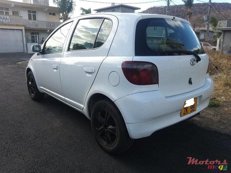 1999' Toyota Vitz SCP10 photo #3