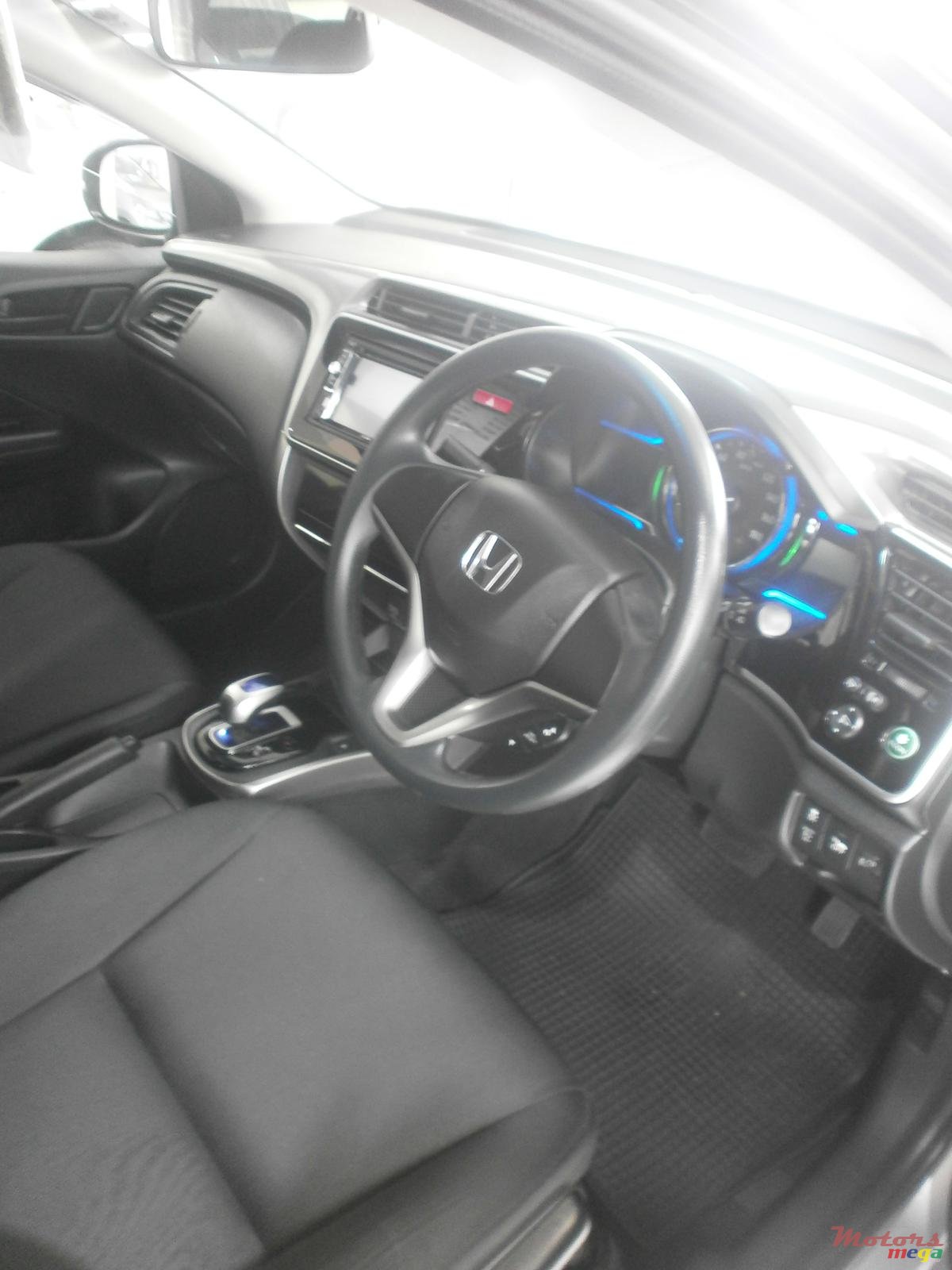 2016' Honda grace photo #4