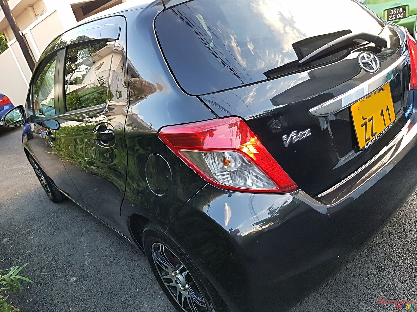 2011' Toyota Vitz 1300 photo #3