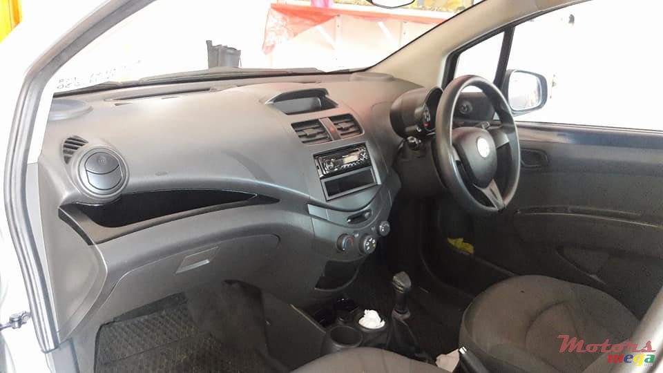 2011' Chevrolet Spark photo #5