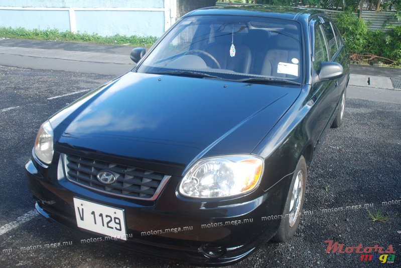 2005' Hyundai Accent photo #2