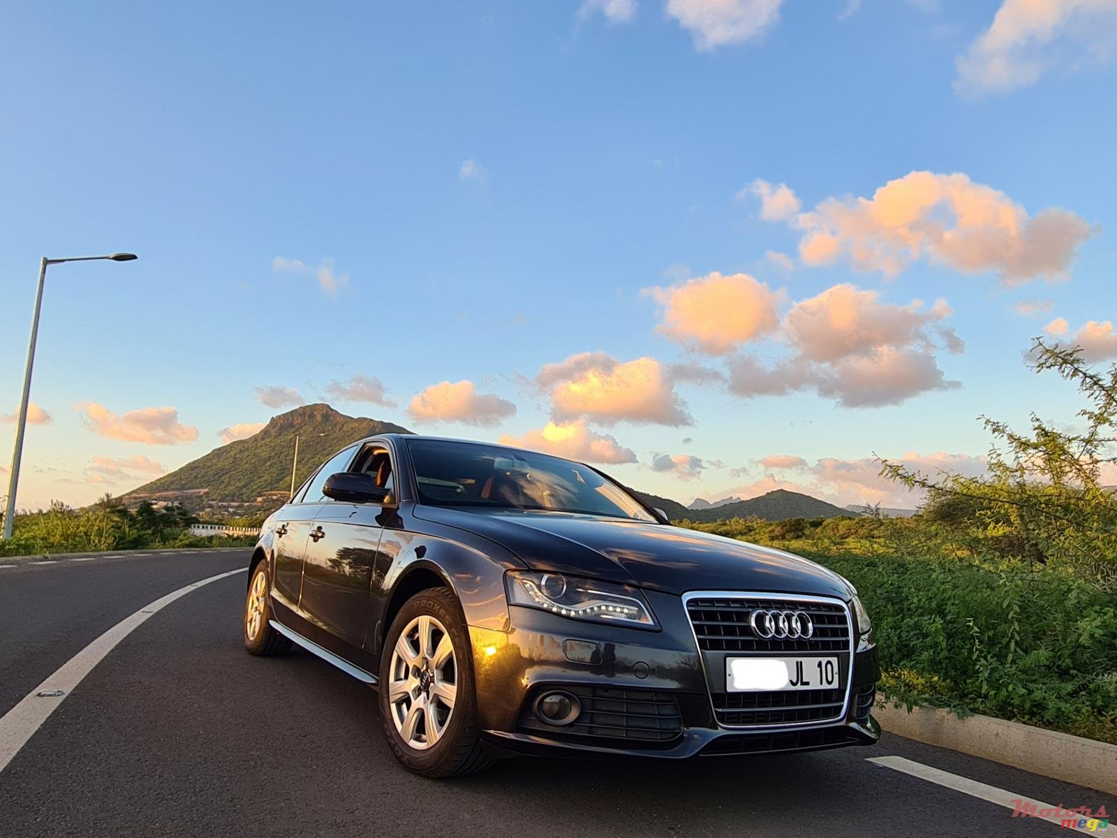 2010' Audi A4 S line photo #2