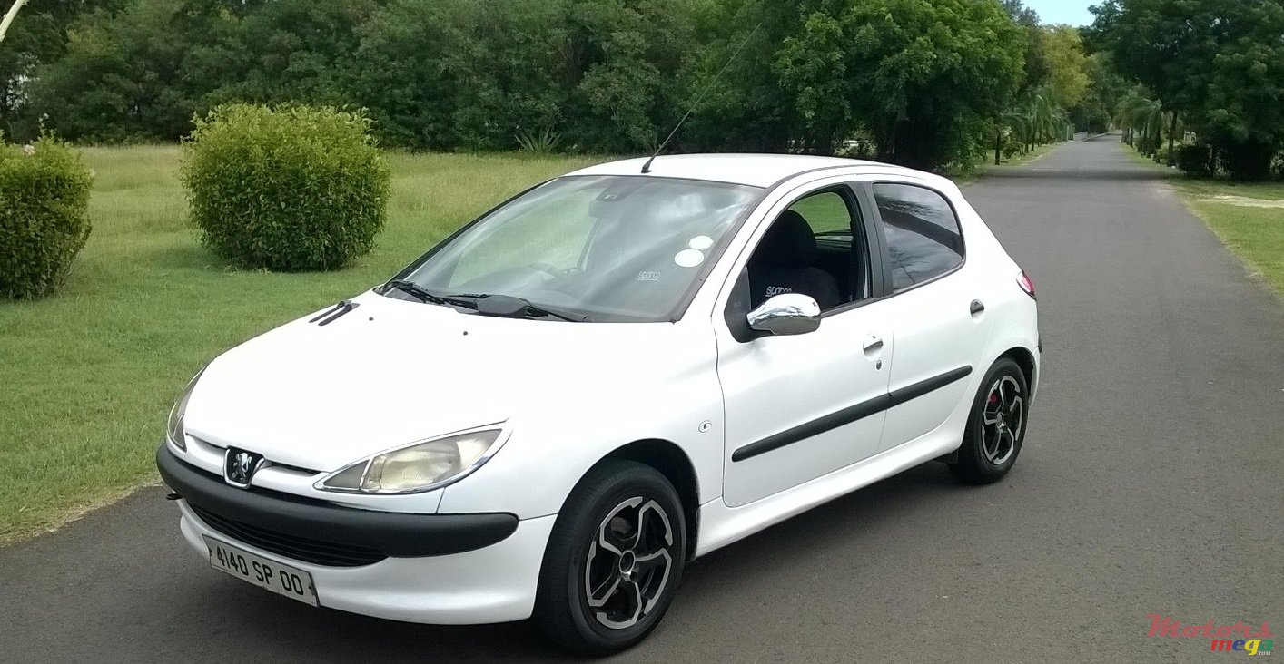 2000' Peugeot 206 photo #1