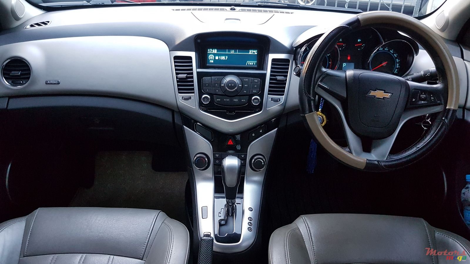 2011' Chevrolet Cruze photo #7