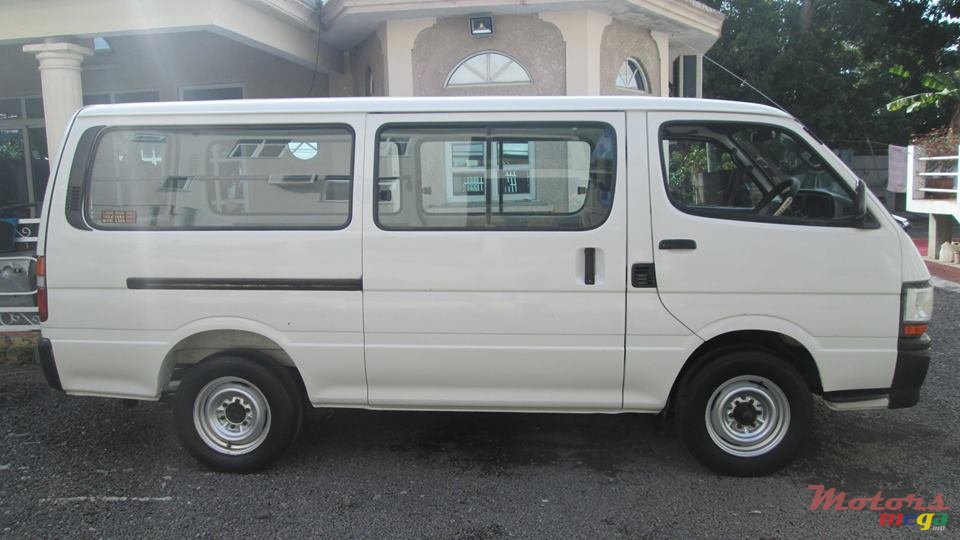 1999' Toyota Hiace photo #3