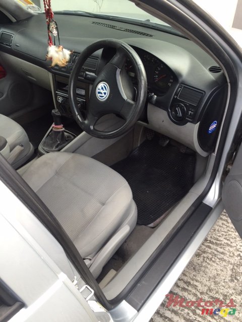 2001' Volkswagen Bora photo #7